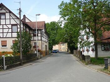 Die Honingser Hauptstraße vor der heftig diskutierten Dorferneuerung Foto: fra-press