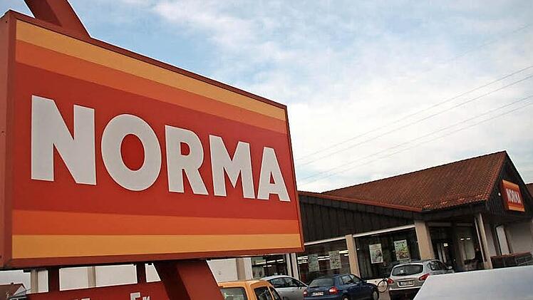 Gegenüber dieses bestehenden Ebensfelder Norma-Marktes soll bis Herbst 2016 die neue Filiale entstehen. Foto: Hendrik Steffens