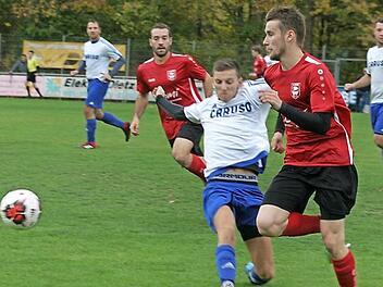 Daniel Scharting (rotes Trikot) ist ein Grund für den Aufschwung des TV Ebern.  Foto: Wolfgang Dietz