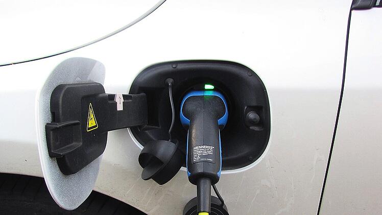 Für preiswertere E-Autos gibt es in 2024 wieder einen Zuschuss beim Kauf.