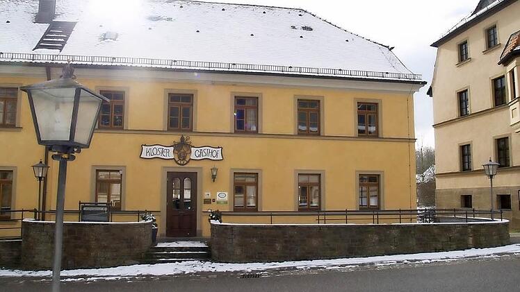 Auch wenn der Klostergasthof in Maria Bildhausen geschlossen bleibt, so bleibt ein Lichtblick: Das Jahresprogramm findet ohne Abstriche statt, sagte der Gesamtleiter Rainer Waldvogel. Foto: Anton Then