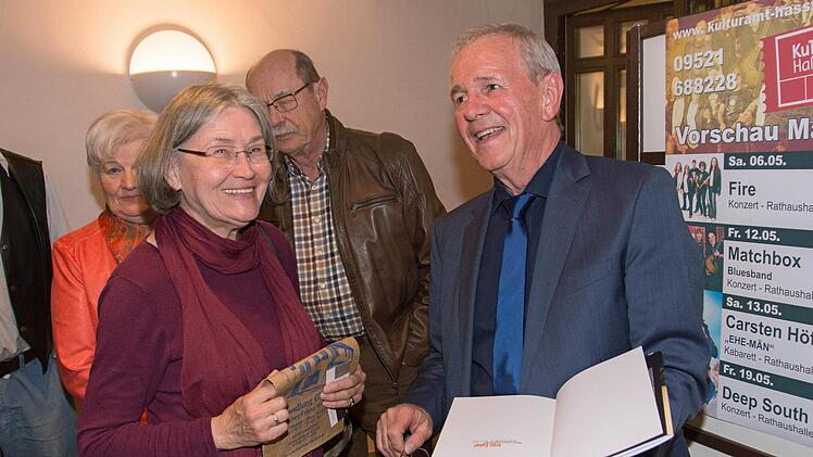 Fritz Egner unterhielt sich beim ersten Haßfurter Literaturfestival bestens mit Ingrid Fächer aus Haßfurt.Ulrike Langer