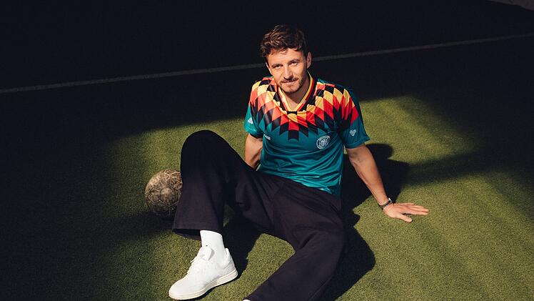 Die 90-min&uuml;tige Doku "World Cup - Mit Tommi Schmitt" begleitet drei Spieler auf dem Weg zur WM.