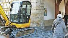 Die ersten Baumaschinen stehen bereits.  Foto: Matthias Hoch