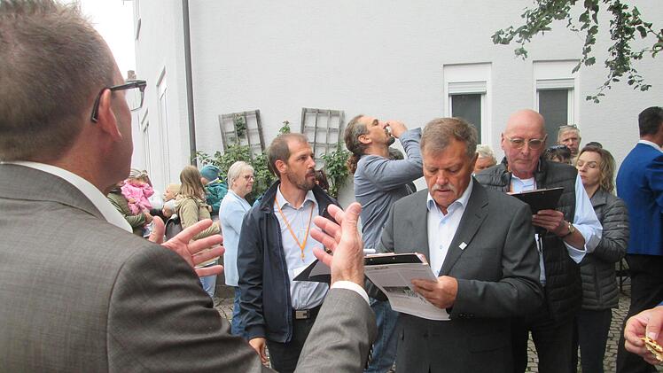 Die wieder instandgesetzte Gemeinde-Backofen fand das Lob der Juroren, der dort gegarte Plootz auch.