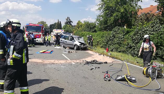 Tödlicher Unfall in Nürnberg: Mann (78) kracht in Gegenverkehr und stirbt