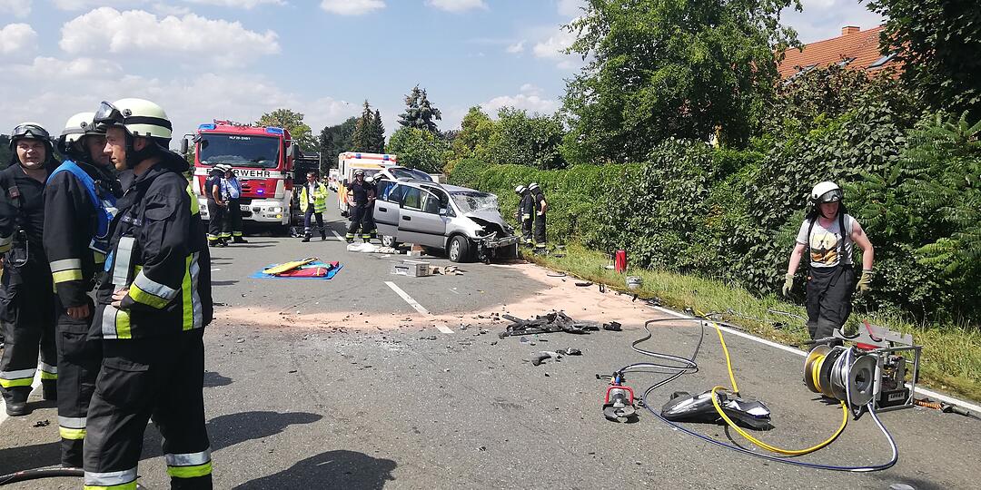 Tödlicher Unfall in Nürnberg: Mann (78) kracht in Gegenverkehr und stirbt