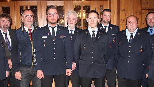 Im Bild von links: Siegfried Hammrich, Hans Bramann, J&uuml;rgen Kohmann, Philipp Hensel, Karl-Heinz J&auml;ger, Kevin Baumann, Manuel Scherer, Bernd Wohnig, Matthias Pospischil und Bernd Schramm Foto: Thomas B&ouml;hmer