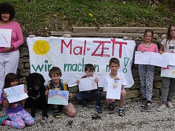 Die Kinder vom "Kinderhaus Seigelstein" schicken 25 Bilder mit einem kleinen Brief direkt ins Seniorenzentrum nach Strullendorf. Foto: privat