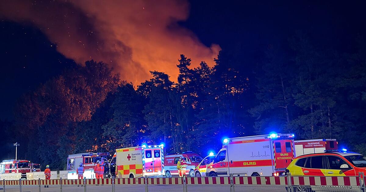 Massiver Waldbrand in Nürnberg: Campingplatz und Konzert geräumt