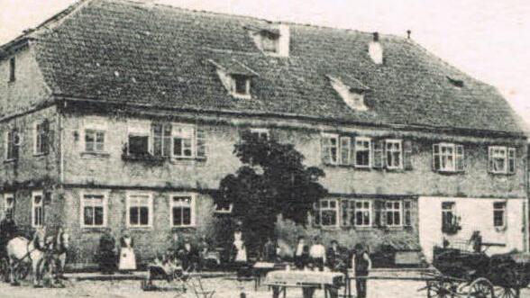 Unser Foto zeigt den Teil einer Postkarte um das Jahr 1905: Die Wirtschaft in Kothen gehörte damals Alexander Tremer.  Foto: Archiv Stephanie Elm