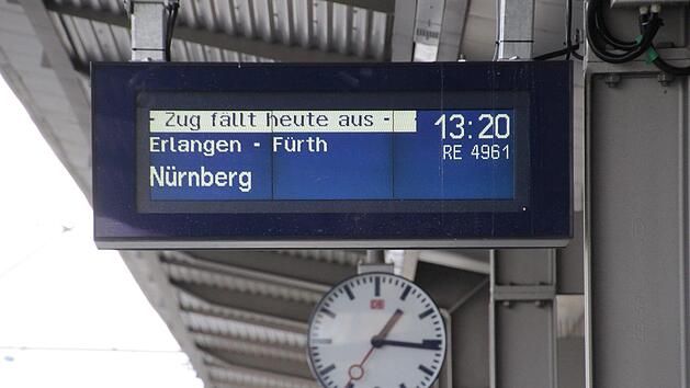 Noch weit bis in den Tag hinein gab es Zugausfälle in Forchheim. Foto: Andreas Oswald