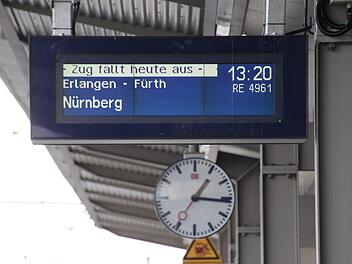 Noch weit bis in den Tag hinein gab es Zugausfälle in Forchheim. Foto: Andreas Oswald