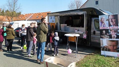 Der Food Truck bot den Anwohnern eine Kulisse und eine Mahlzeit.