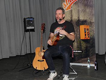 Chris Strobler bei seinem Programm in Eggolsheim Foto: Mathias Erlwein