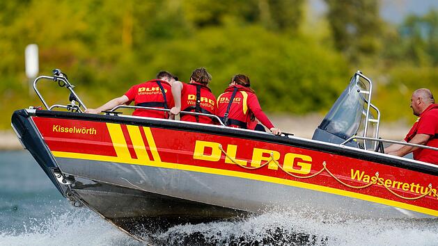 Bub (2) stirbt nach Sturz in Fluss