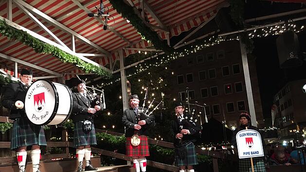 N&uuml;rnberg: Schottische Dudelsackkl&auml;nge auf dem Christkindlesmarkt