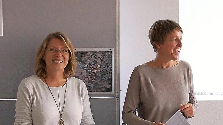 Bürgermeisterin Sigrid Reinfelder (rechts) stellte die Stadtplanerin Edith Obrusnik als Isek-Projektmanagerin vor. Foto: Johannes Michel