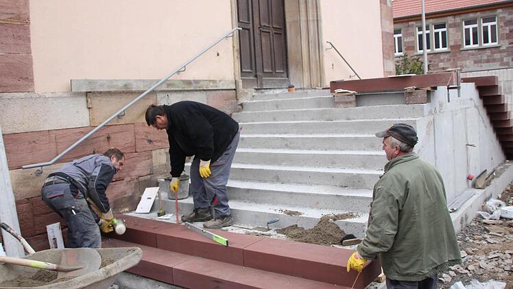 Die Treppe wird gebaut.