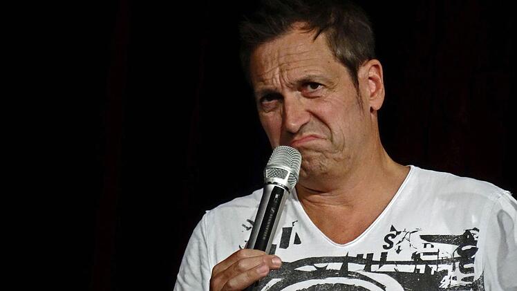 Wortgewandt und unterhaltsam : Dieter Nuhr gastierte im Coburger Kongresshaus. Foto: Jochen Berger