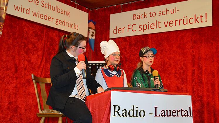 Faschingssitzung 2016 beim FC Poppenlauer. Foto: Annette Warmuth
