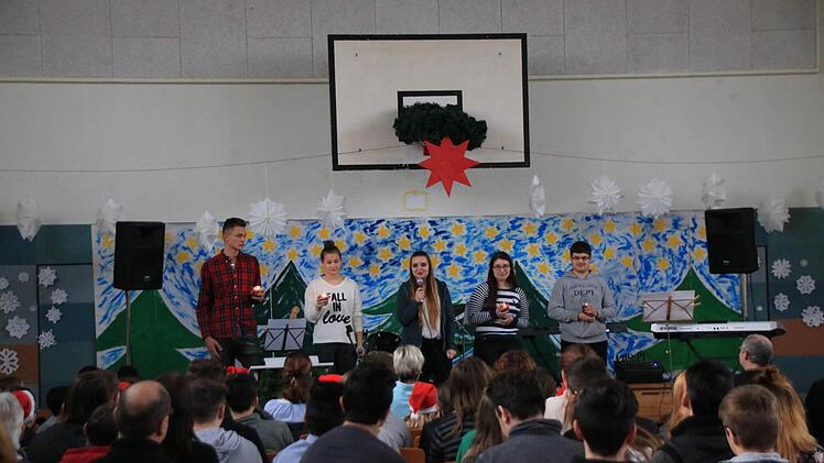 Weihnachtsfeier der Mittelschule. Foto: Heike Beudert
