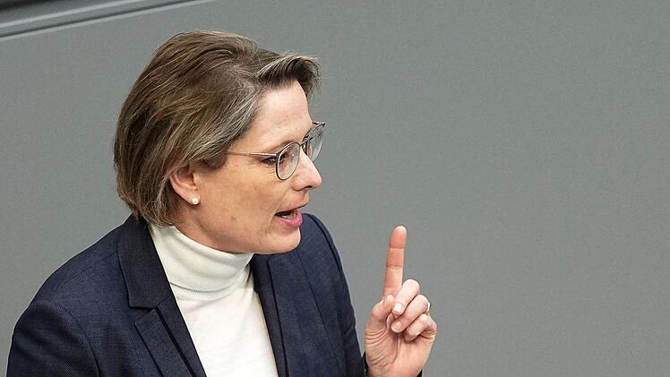 Justizministerin Hubig gegen Klarnamenpflicht im Internet