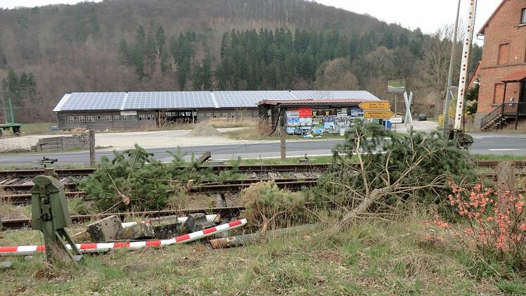 An der Bahnstrecke bei Rupboden sieht es wüst aus. Fotos: privat