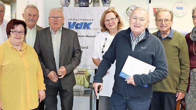 Der VdK Adelsdorf ehrte auf der Hauptversammlung langjährige Mitglieder. Foto: Johanna Blum