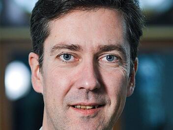 Christian Schuchardt, Oberbürgermeister der Stadt Würzburg, will die AfD-Kandidaten seiner Stadt verklagen. In seinen Augen sind ihre Statements volksverhetzend. Ein Youtube-Video war Stein des Anstoßes. Foto: picture alliance / dpa