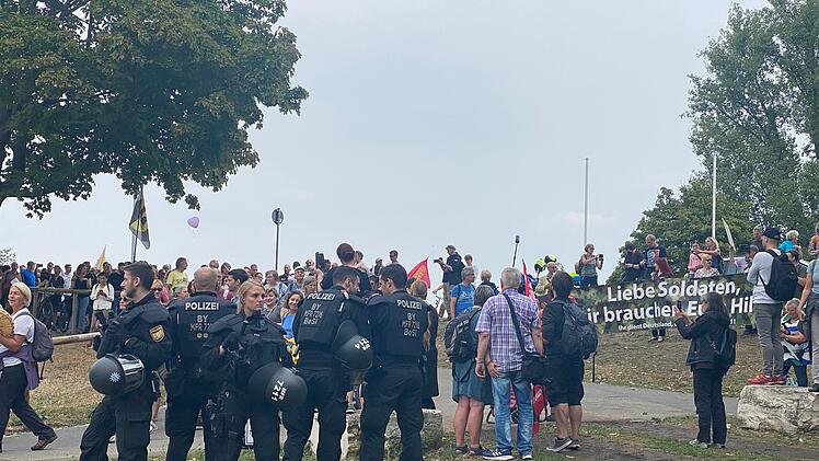 Demo zum 75. Jahrestag des Nürnberger Kodex