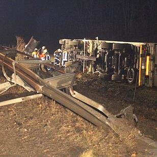 Lkw-Unfall auf A9 bei Schnaittach
