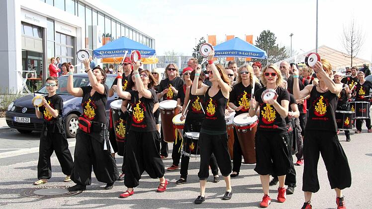 Die ansässigen Betriebe hatten sich viel einfallen lassen, um sich beim Tag der offenen Tür vorzustellen. Foto: Richard Sänger