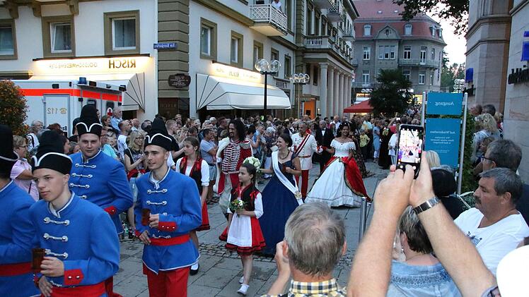 Eindrücke vom Rakoczy-Ball mit Gläser-Polonaise. Foto: Ralf Ruppert