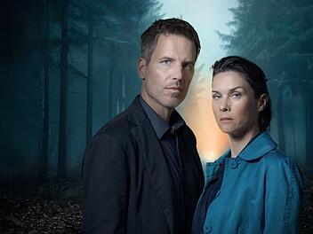 In "In ewiger Freundschaft - Ein Taunuskrimi" schl&uuml;pft Tim Bergmann abermals in die Rolle von Oliver von Bodenstein, an seiner Seite ermittelt erstmals Kathrin von Steinburg als Pia Sander.