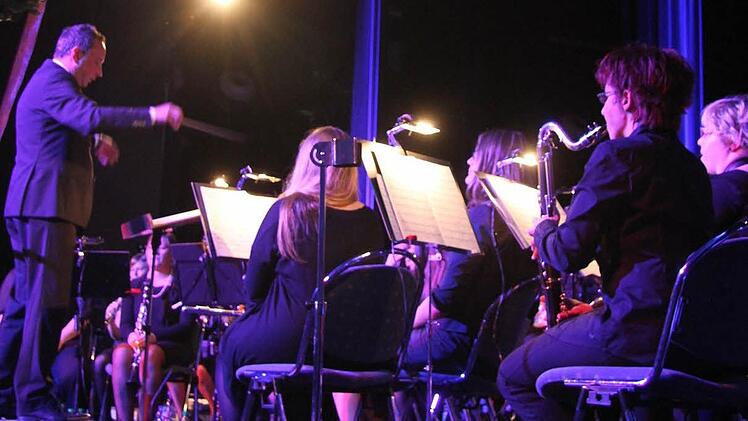 Dirigent Thomas Eschenbacher verlangte von seinen Musikern Höchstleistung.