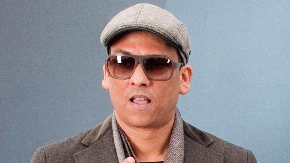 Xavier Naidoo entschuldigt sich für Verschwörungstheorien Xavier Naidoo entschuldigt sich für Verschwörungstheorien