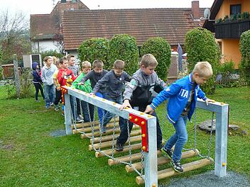 Stadtsteinach hat jetzt eine Sport-Grundschule. Kultusminister Bernd Sibbler hat den Titel am Donnerstag in M&uuml;nchen offiziell verliehen.Archiv/Klaus-Peter Wulf