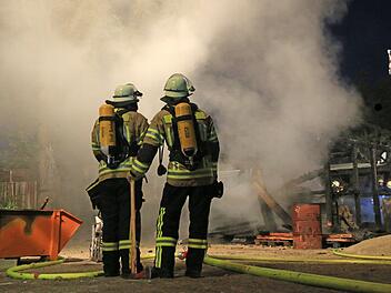 Kreis Bamberg: Scheunenbrand ruft 90 Feuerwehrleute auf den Plan