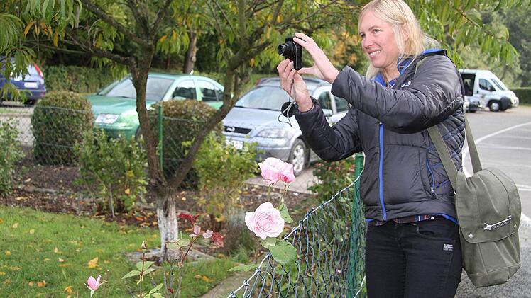 Angelika Feiner von der Bewertungskommission hält alles im Bild fest.