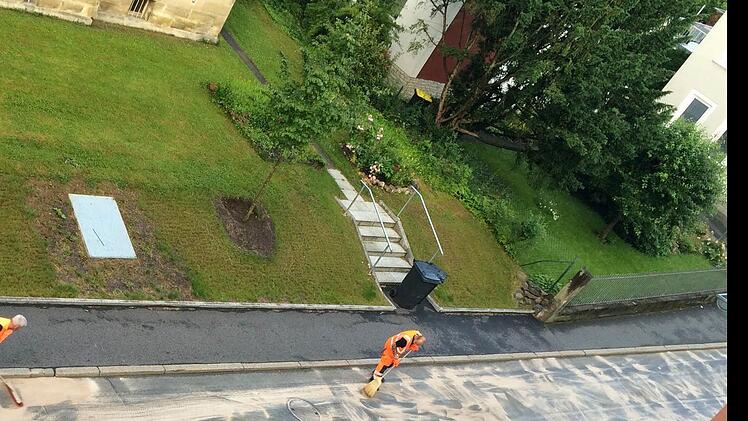 Abgestreute Ölspur in der Leopoldstraße Foto: Oliver Schmidt