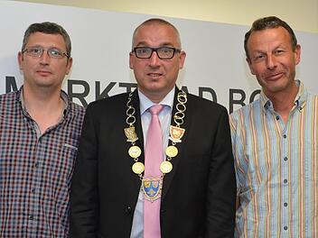 Sie stehen dem neu gewählten Bürgermeister Andreas Sandwall in Bad Bocklet zur Seite: Holger Tillmann (rechts), der bisherige 3. Bürgermeister, wurde zum 2. Stellvertreter gewählt. Norbert Borst (links) fungiert künftig als 3. Bürgermeister.  Foto: Björn Hein