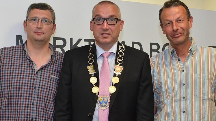 Sie stehen dem neu gewählten Bürgermeister Andreas Sandwall in Bad Bocklet zur Seite: Holger Tillmann (rechts), der bisherige 3. Bürgermeister, wurde zum 2. Stellvertreter gewählt. Norbert Borst (links) fungiert künftig als 3. Bürgermeister.  Foto: Björn Hein