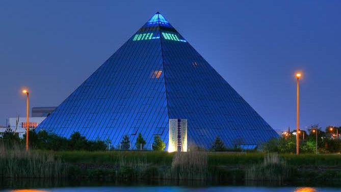 In der markanten Hotelpyramide in Fürth werden  nach der überraschenden Schließung 2016  wieder Gäste beherbergt. Es trägt jetzt den Namen "Excelsior Hotel Nürnberg Fürth".  Foto: Hotel-Pyramide/archiv