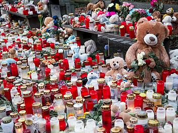 Nach tödlichem Angriff in Aschaffenburg - Trauerfeier Nach tödlichem Angriff in Aschaffenburg - Trauerfeier