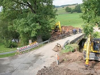 Blick auf Bergungsarbeiten an der Eselsbrücke bei MeschenbachFoto. Michael Stelzner