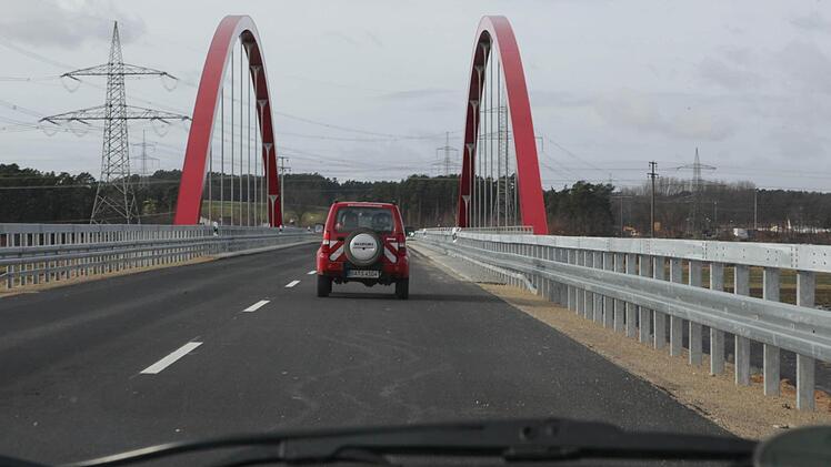 Der Brückenschlag über die Regnitz kam im Dezember 2011.  Foto: Barbara Herbst