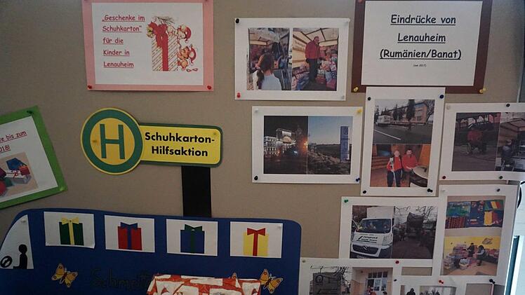 Familie Britz bringt jedes Mal Fotos von der Geschenkübergabe mit.    Foto: Richard Sänger