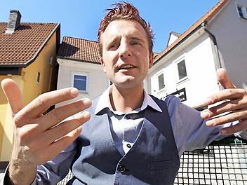 Politik muss für die Menschen greifbar sein. SPD-Kreisvorsitzender Andreas Hügerich will mit Leidenschaft für Lichtenfels, seine Politik und sich selbst werben. Am 16. März 2014 möchte er zum Bürgermeister der Stadt gewählt werden. Foto: Tim Birkner