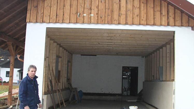 "Ein paar Tage schönes Wetter brauchen wir noch, dann kann der Schnee kommen", sagt Wilfried Vogel von der SG Gösmes-Walberngrün. Foto: Sonja Adam